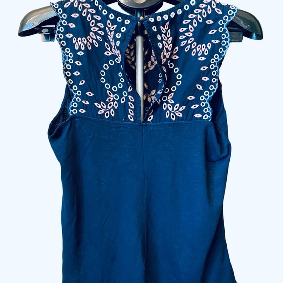 Banana Republic Navy Blue Embroidered Sleeveless Top - Picture 2 of 6